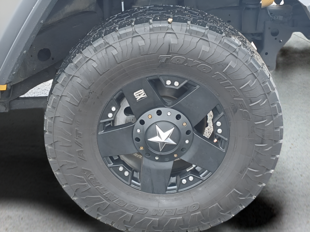 Used 2018 Yellow Jeep Unlimited Sport S image 10