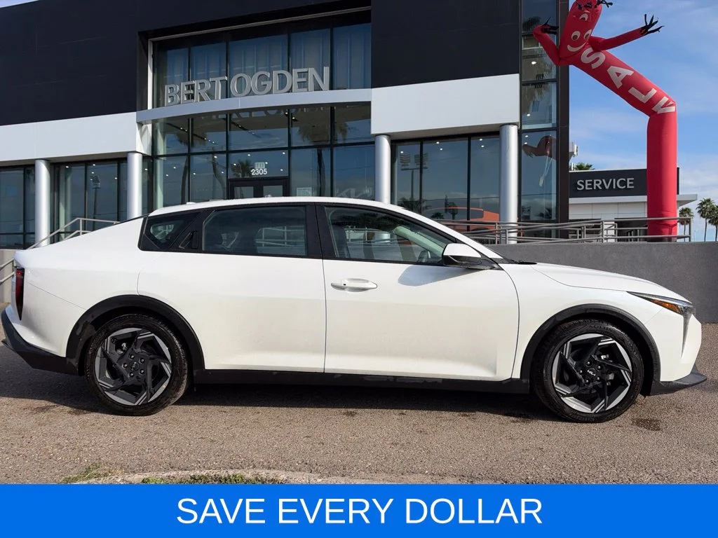 Used 2025 White Kia EX image 3