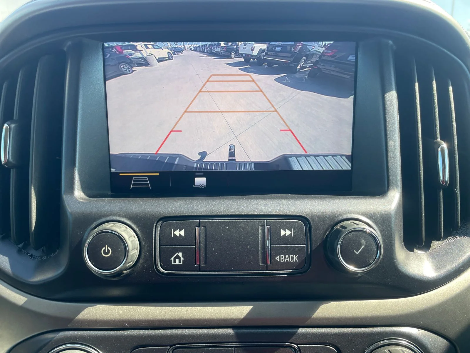 Used 2021 Gray Chevrolet Z71 image 17