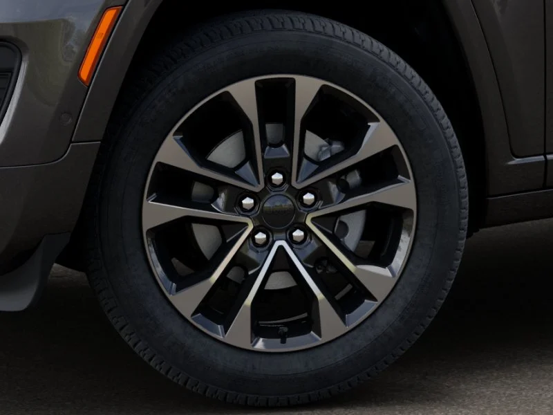 2025 Jeep Grand Cherokee Overland - Photo 30