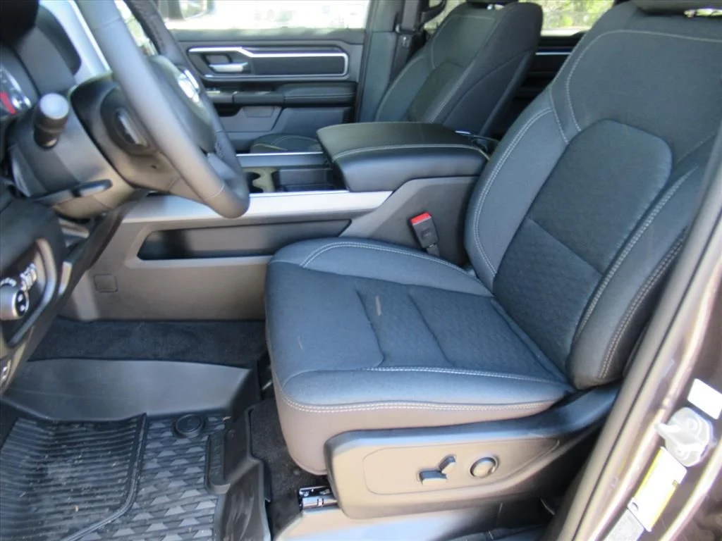 New 2026 Granite Crystal Metallic Clear-Coat Exterior Paint RAM Big Horn/Lone Star image 17