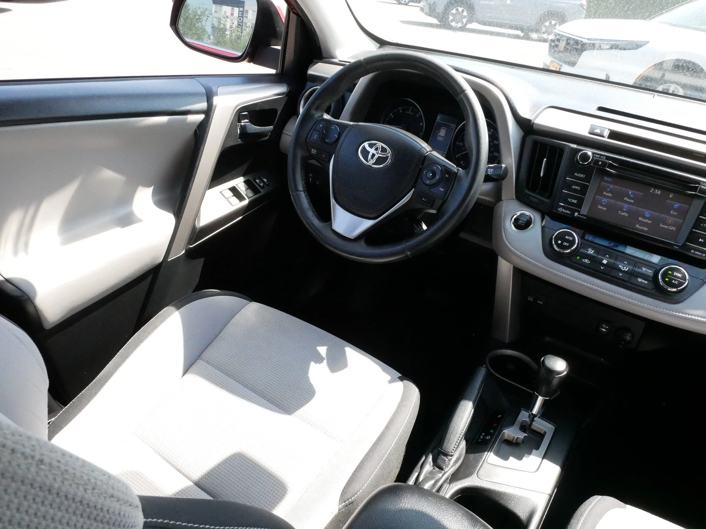 Used 2018 Ruby Flare Pearl Toyota XLE image 9