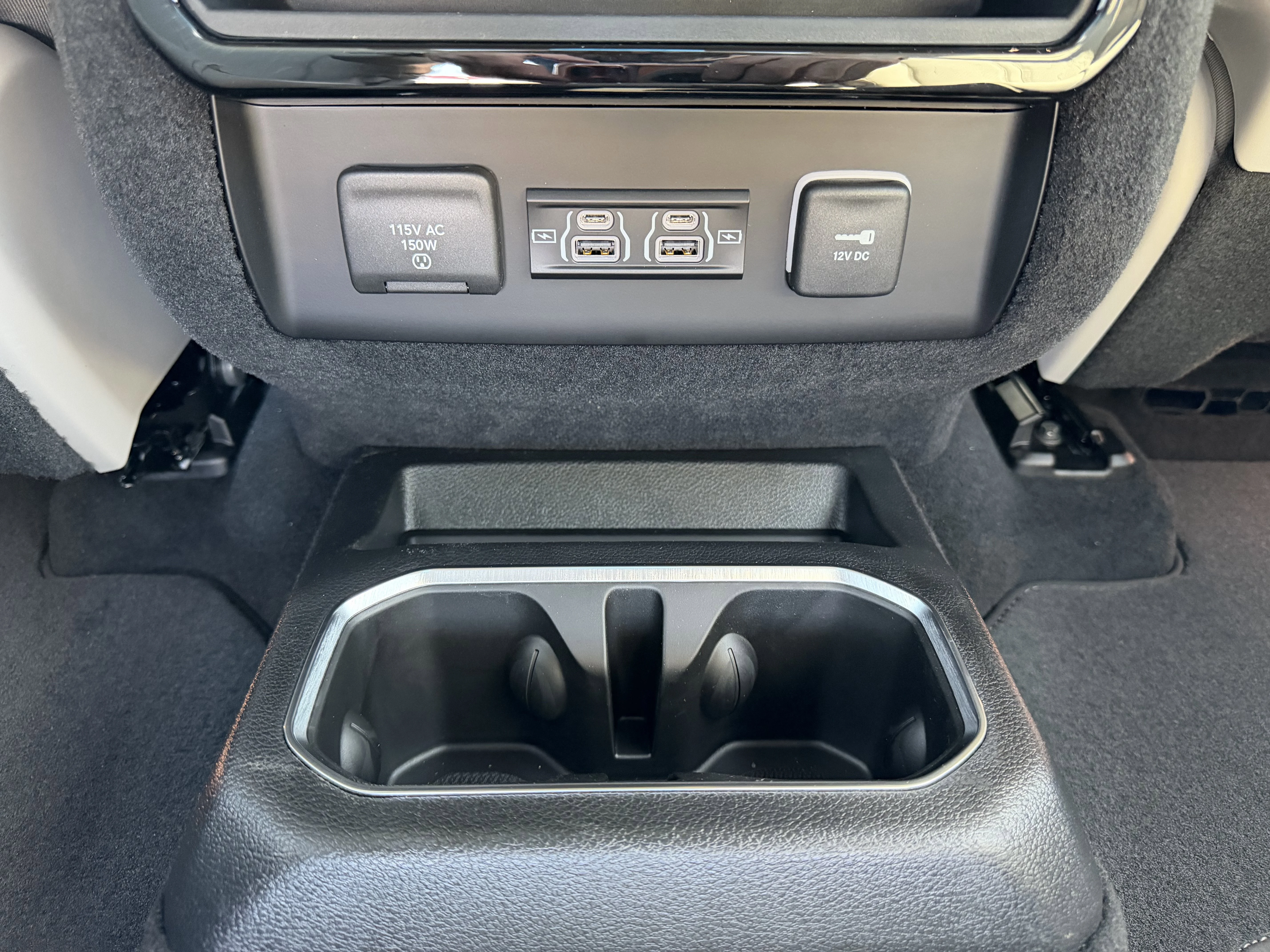 New 2026 High Gloss Black Exterior Paint Jeep Limited Reserve image 13
