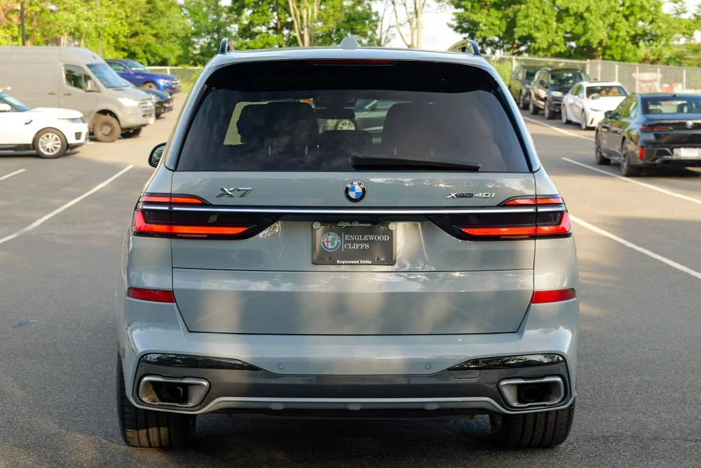 Used 2024 Brooklyn Gray Metallic BMW xDrive40i image 6