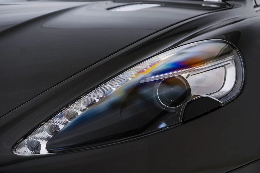 Used 2015 Meteorite Silver Aston Martin  image 6