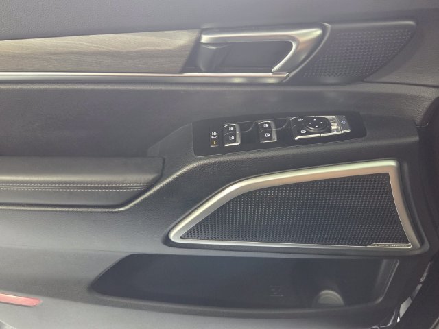 Used 2022 Black Kia EX image 33