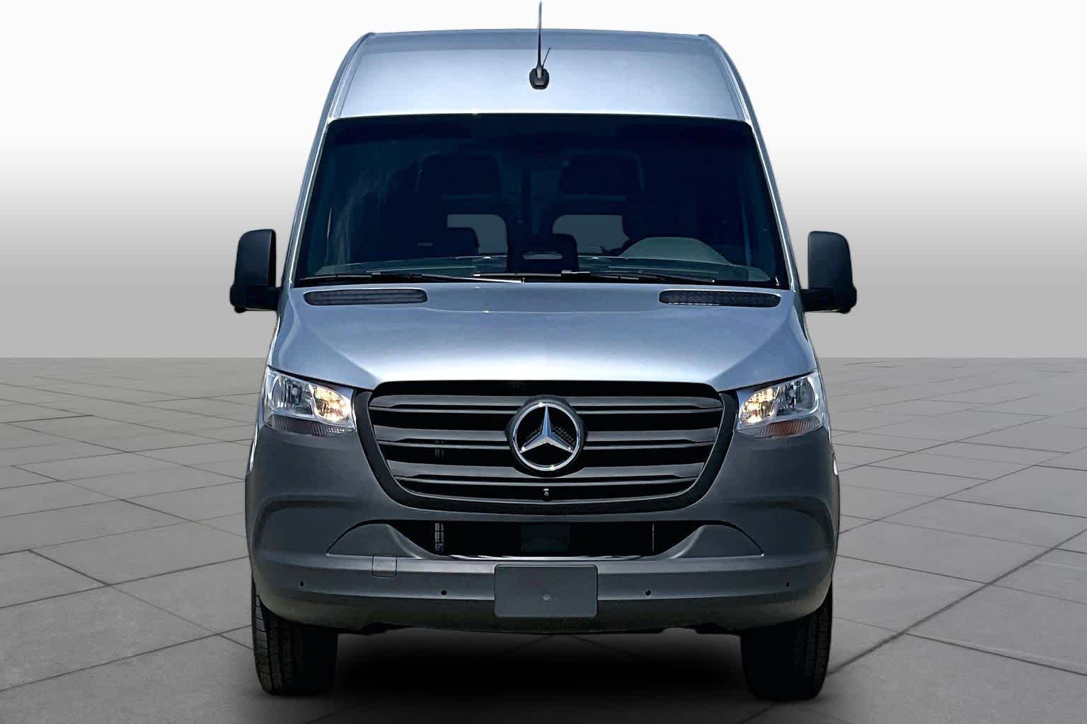 New 2025 High-tech silver metallic Mercedes-Benz  image 3