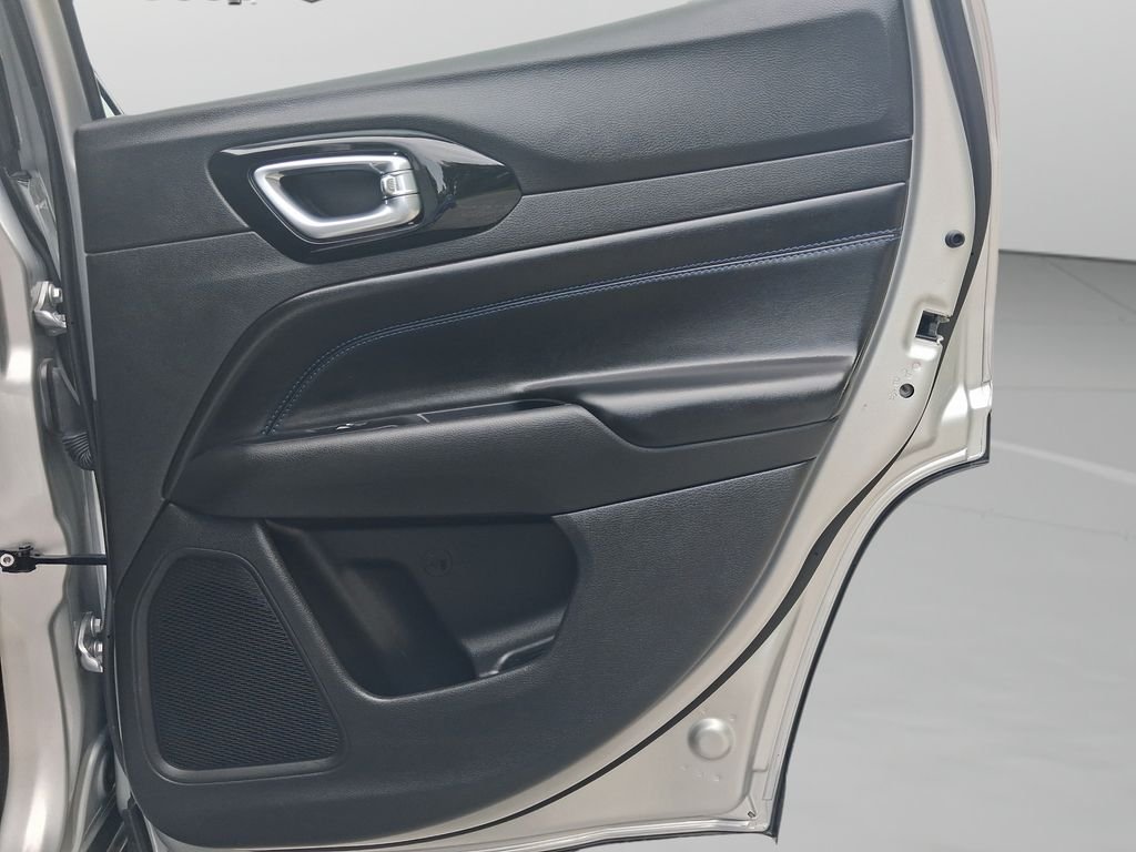 Used 2025 Silver Jeep Latitude image 30