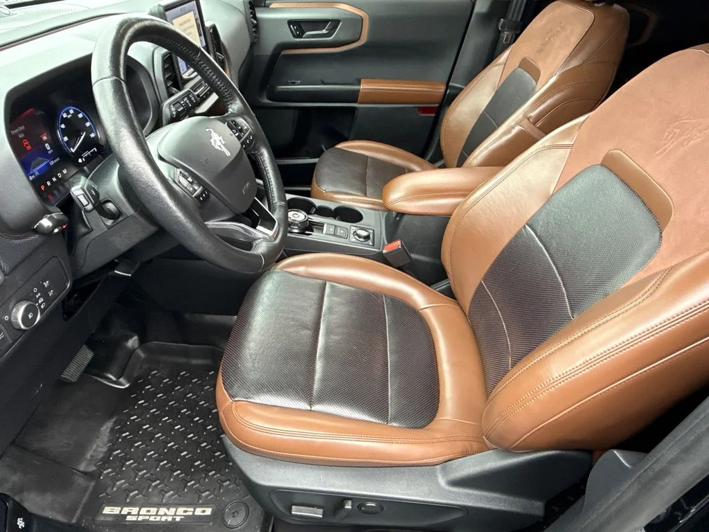 Used 2021 Black Ford Badlands image 9