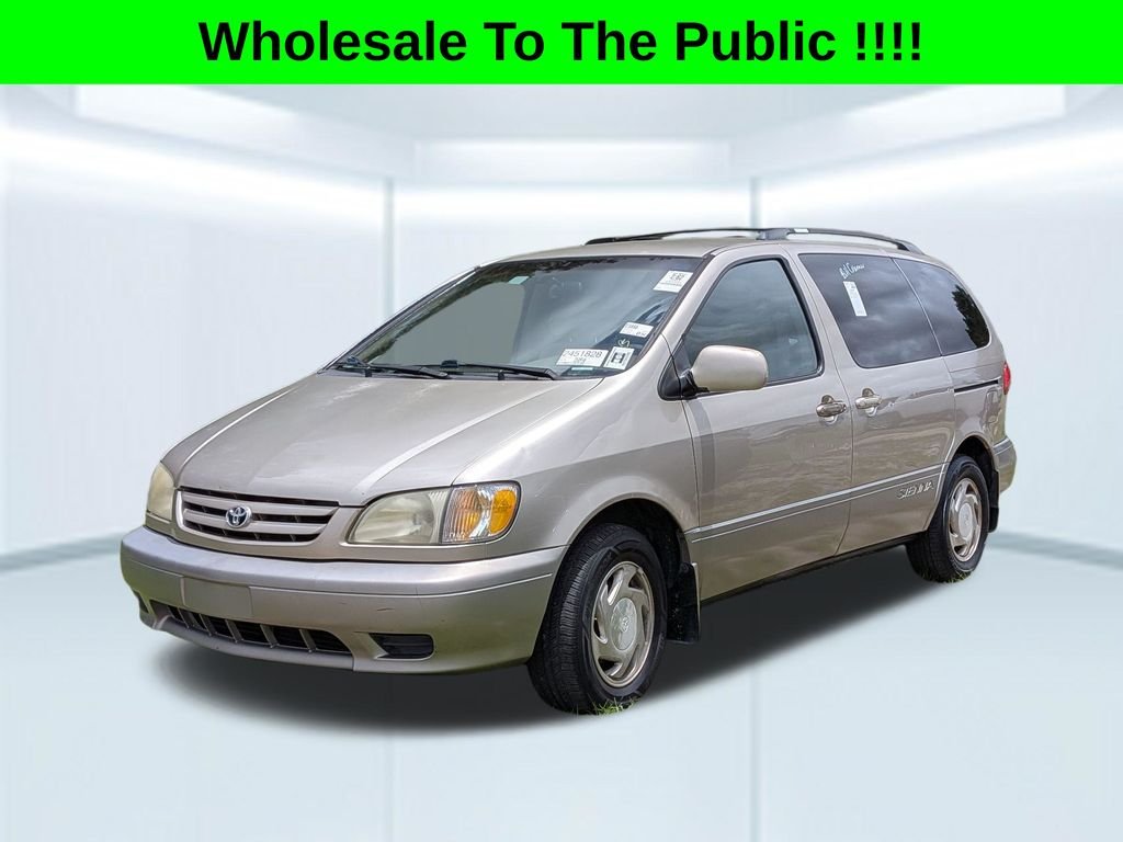 2003 Toyota Sienna LE's photo