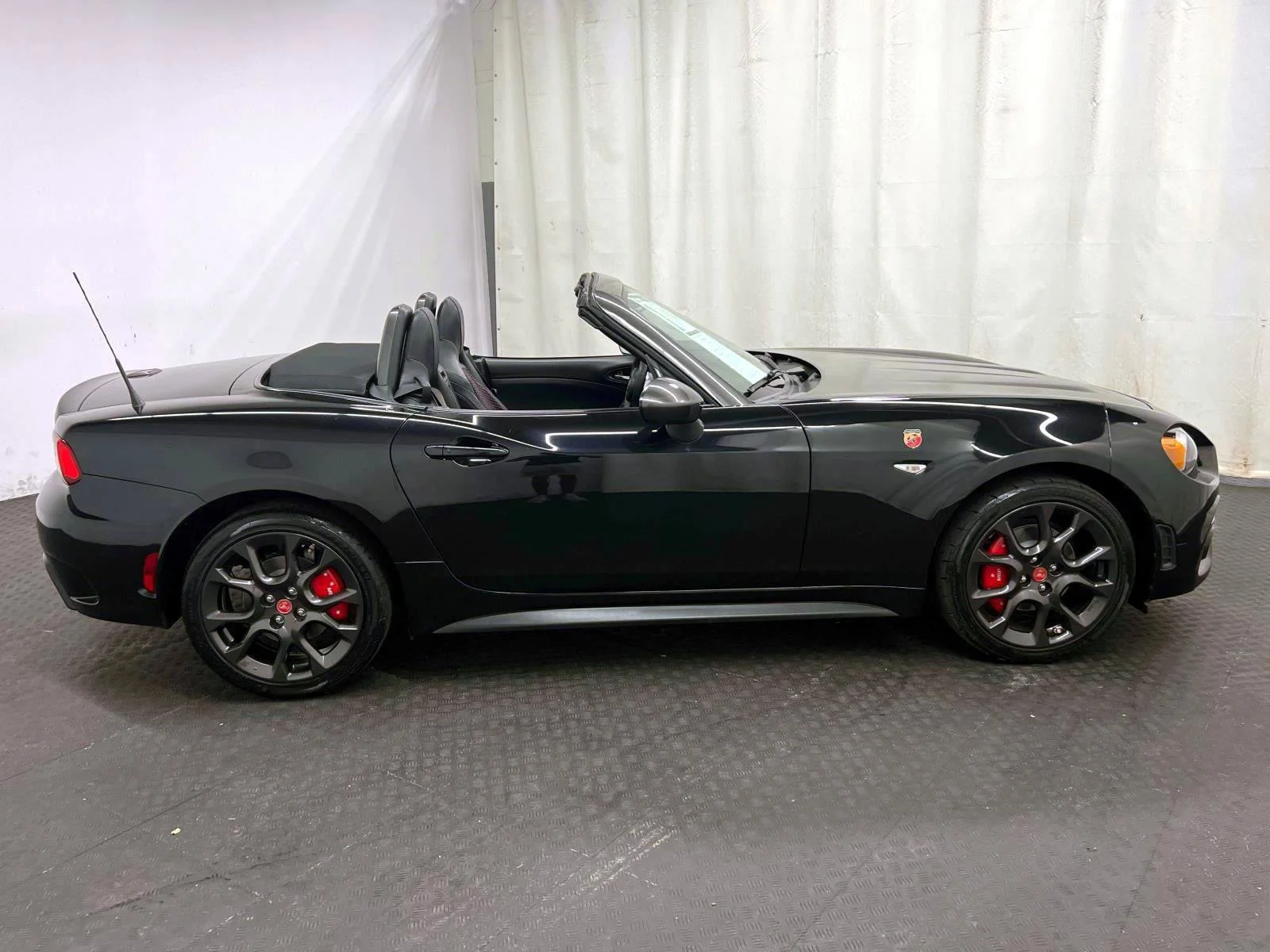 2017 FIAT 124 Spider Abarth - Photo 12