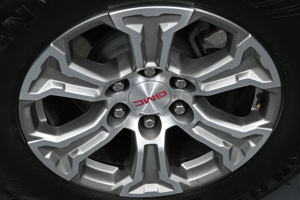Used 2025 Silver GMC SLT image 18
