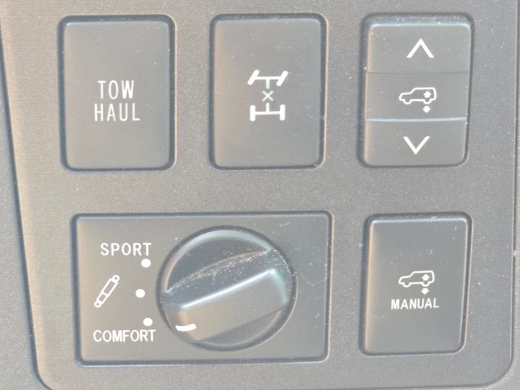 Used 2018 Magnetic Gray Metallic Toyota Platinum image 34