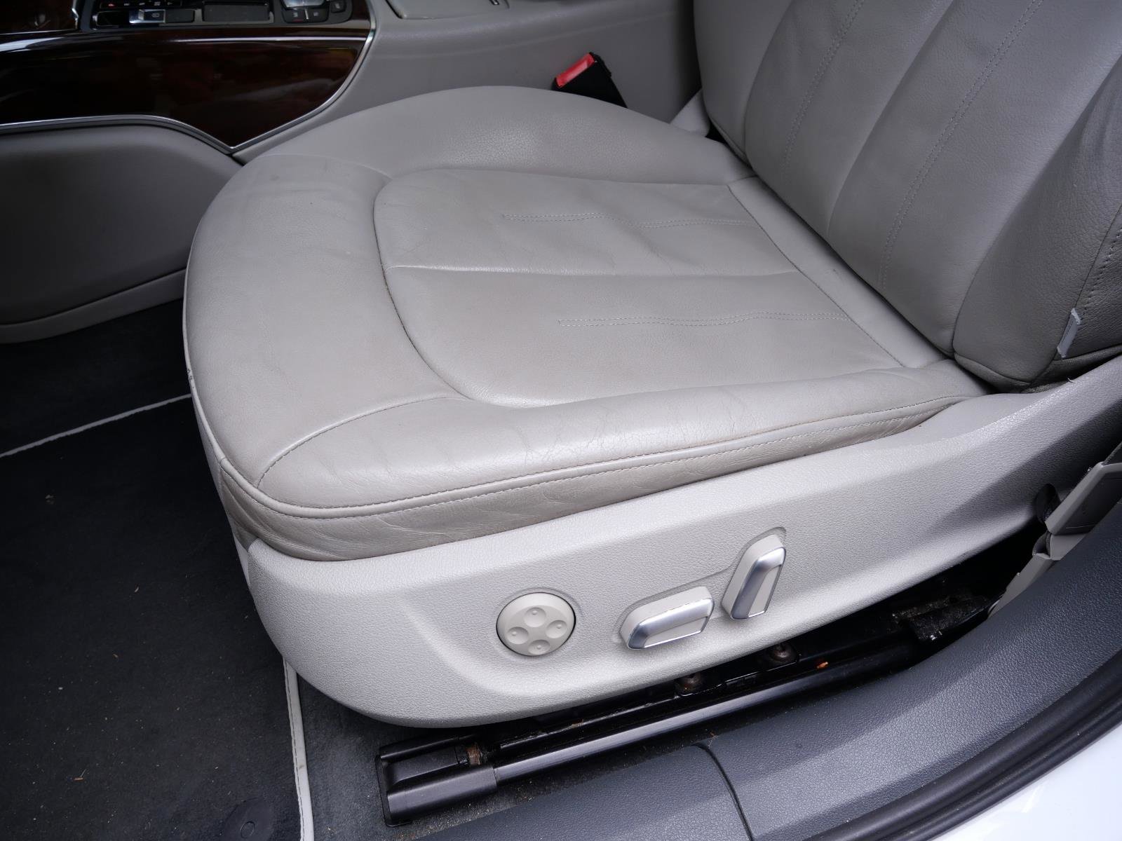 Used 2016 Glacier White Audi 3.0T Premium Plus image 12