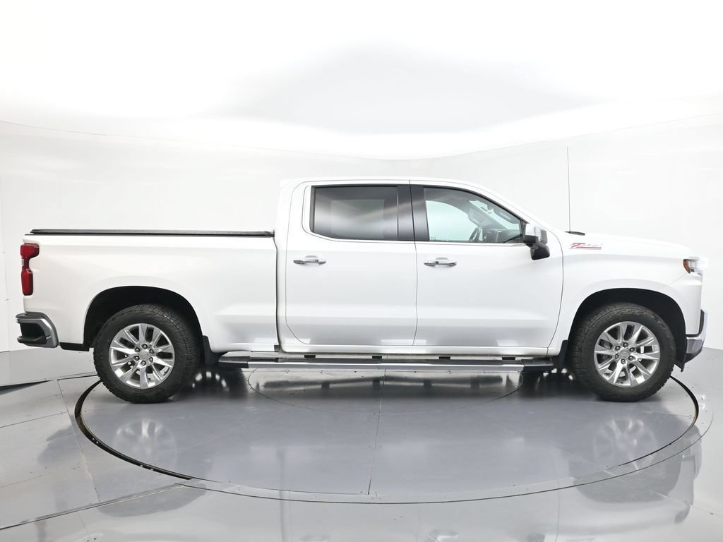 Used 2022 Summit White Chevrolet LTZ image 6