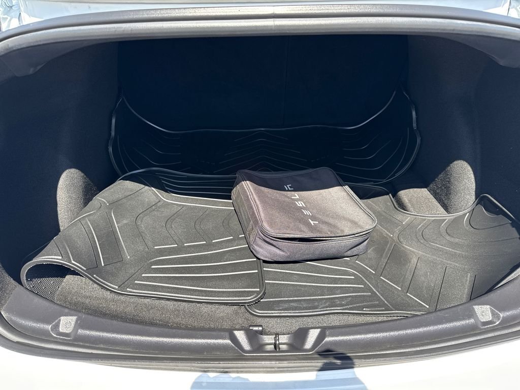 Used 2019 White Tesla Standard Range Plus image 9
