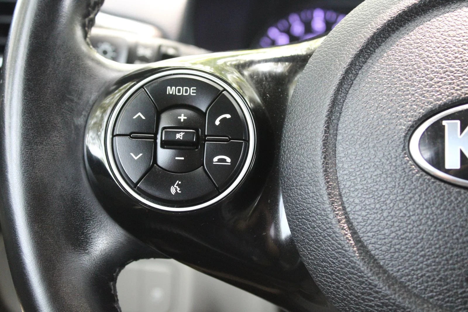 Used 2020  Kia EX image 29