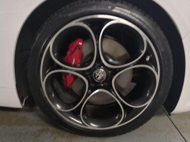 Certified Used 2022 White Alfa Romeo Veloce image 9
