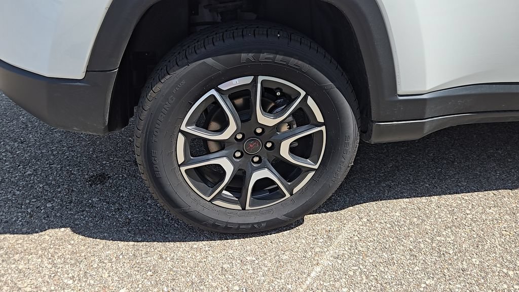 Used 2025 Bright White Clearcoat Jeep Trailhawk image 32