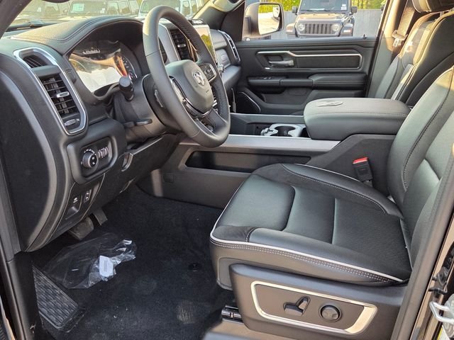New 2026 Diamond Black Crystal Pearl-Coat Exterior Paint RAM Laramie image 15