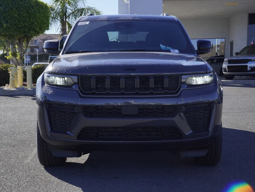 New 2026 Baltic Gray Metallic Clearcoat Jeep Altitude image 8