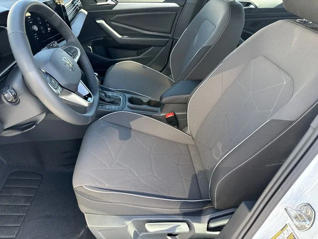 New 2026 Pure White Volkswagen 1.5T Sport image 36