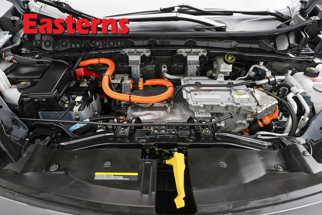 Used 2023 Gray Nissan VENTURE+ image 7