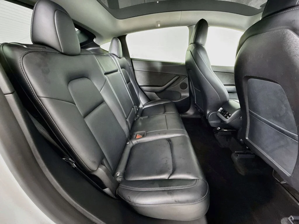 Used 2022 White Tesla Long Range image 27