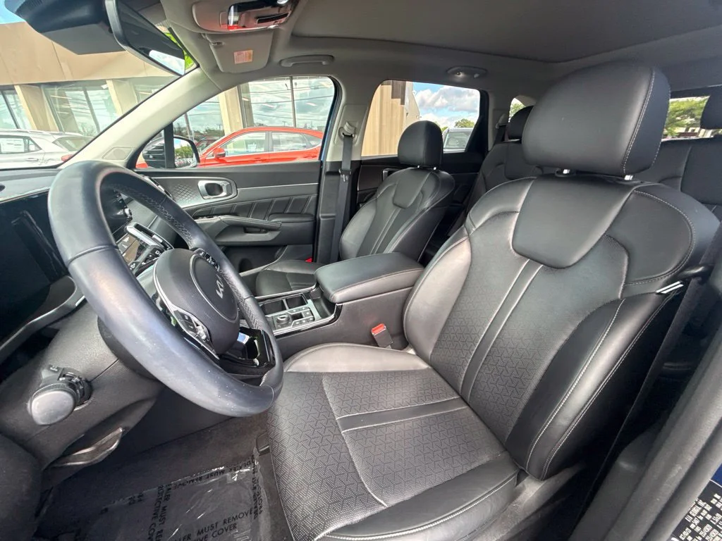 Used 2023 Blue Kia SX image 18