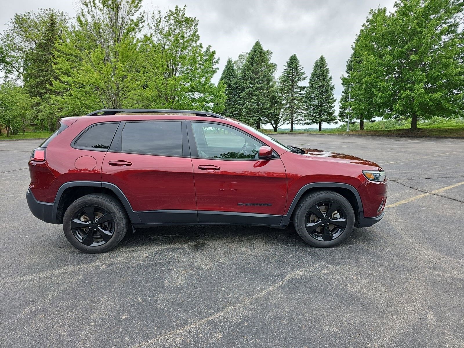 Used 2020 Velvet Red Pearlcoat Jeep Altitude image 6
