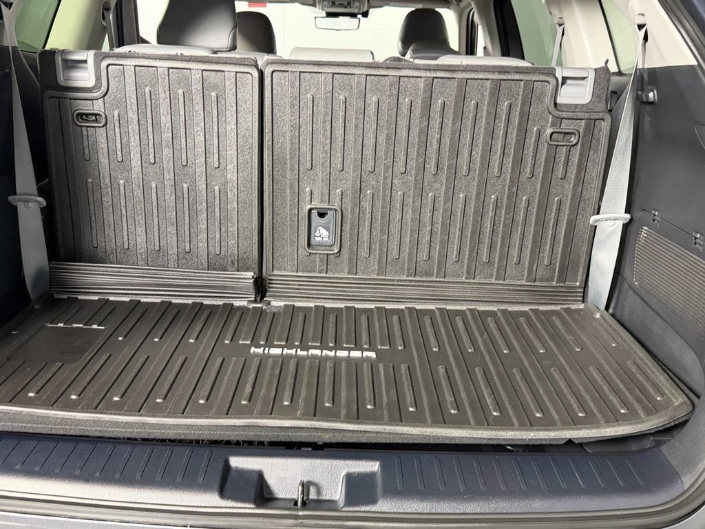 Used 2024 Magnetic Gray Metallic Toyota Platinum image 27