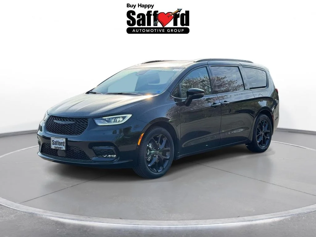 2026 Chrysler Pacifica Select's photo