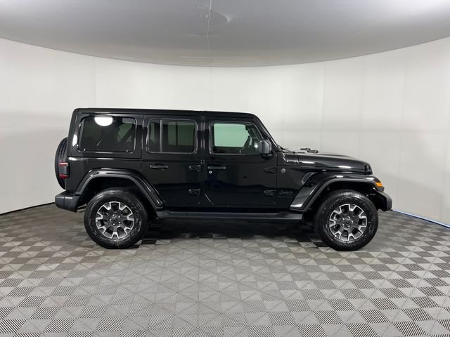New 2026 Black Clear-Coat Exterior Paint Jeep Sahara image 4