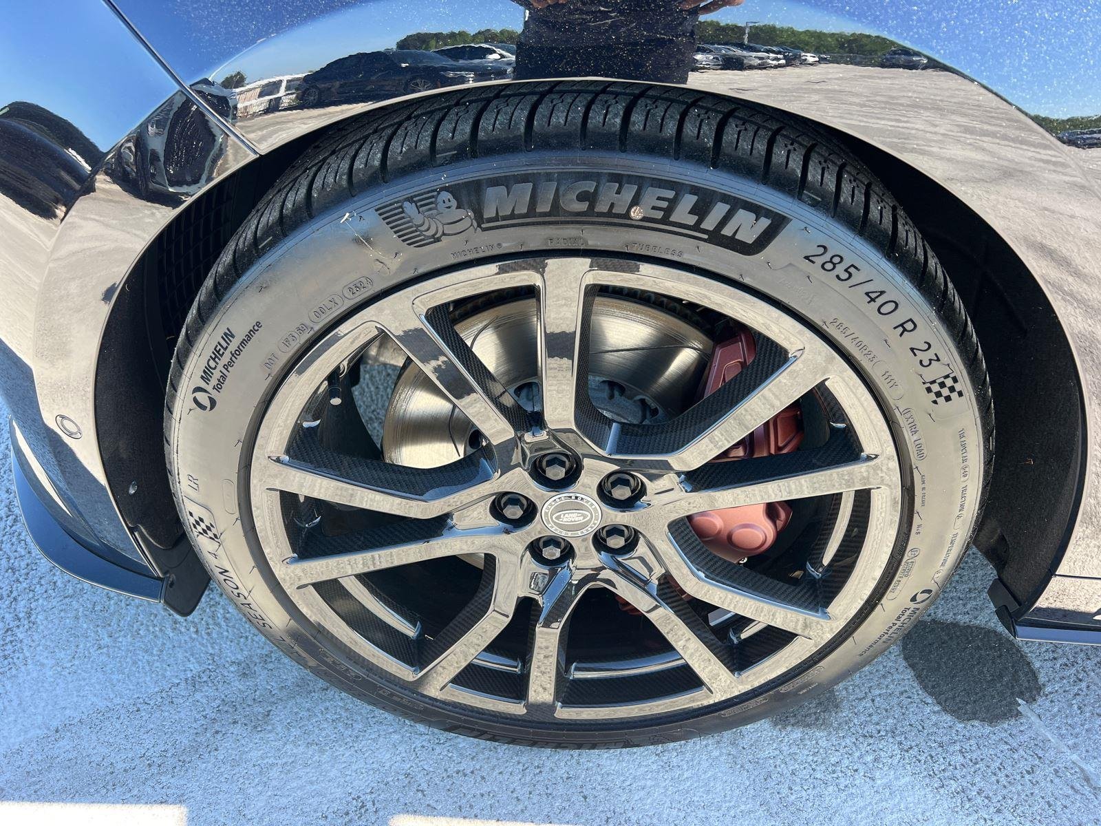 Used 2025  Land Rover SV Edition Two image 11
