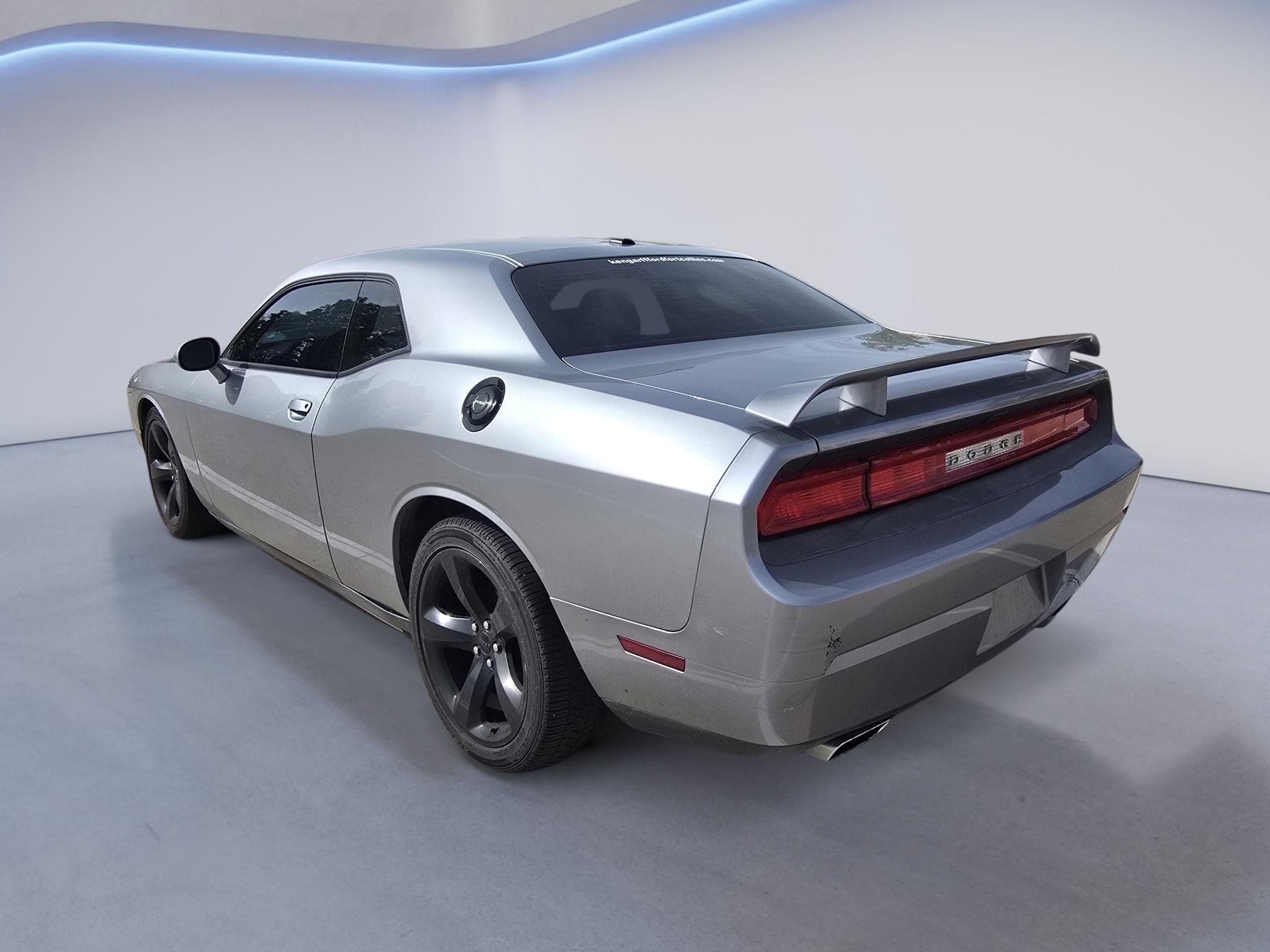Used 2013 Gray Dodge R/T image 3