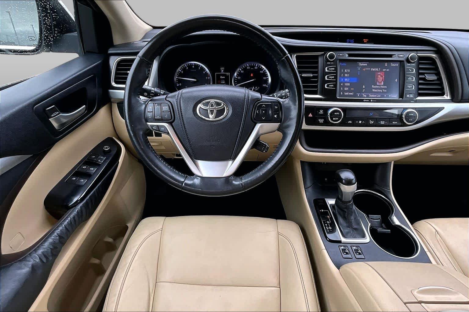 Used 2014 Blizzard Pearl Toyota XLE image 6