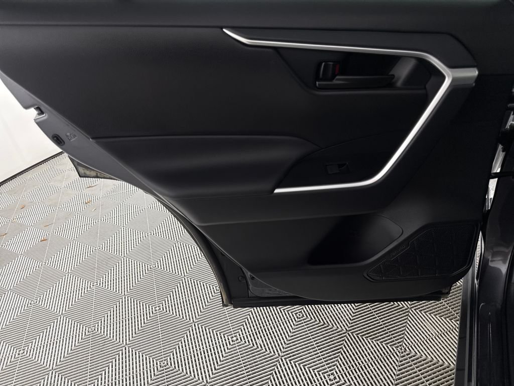 2025 Toyota RAV4 LE - Photo 12