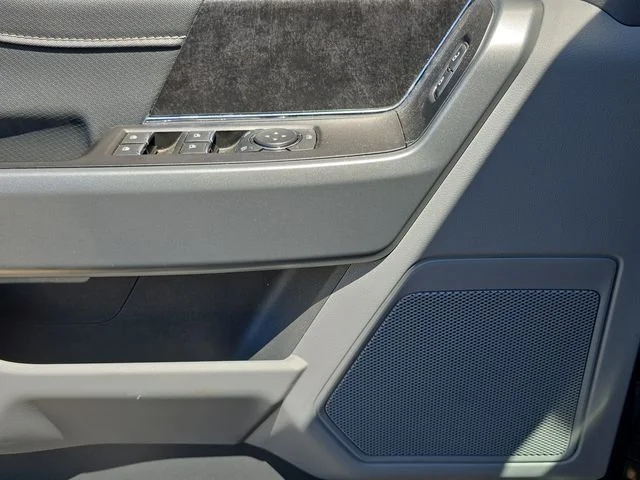 Used 2021 Agate Black Metallic Ford XLT image 19