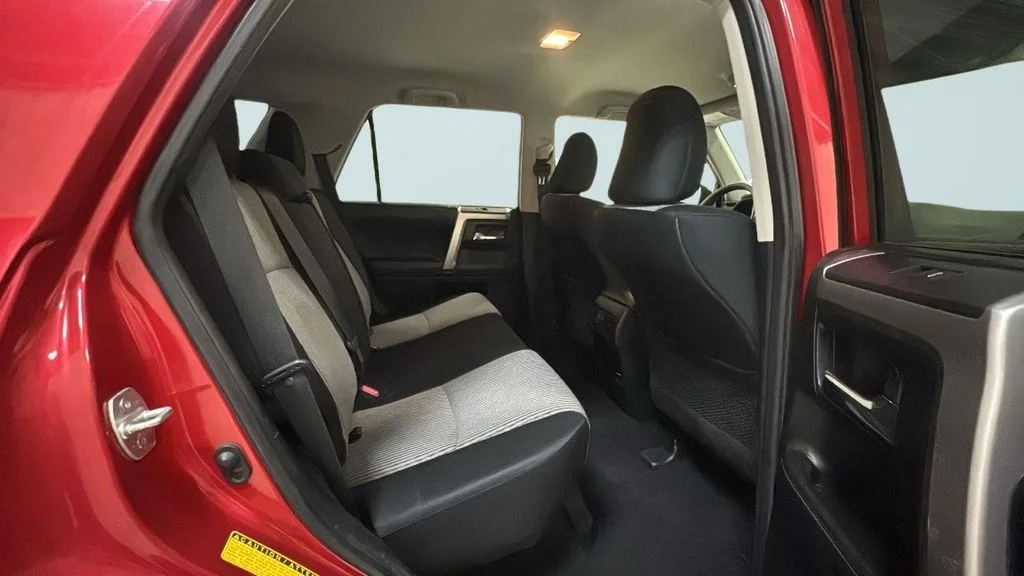 Used 2015 Red Toyota SR5 image 13