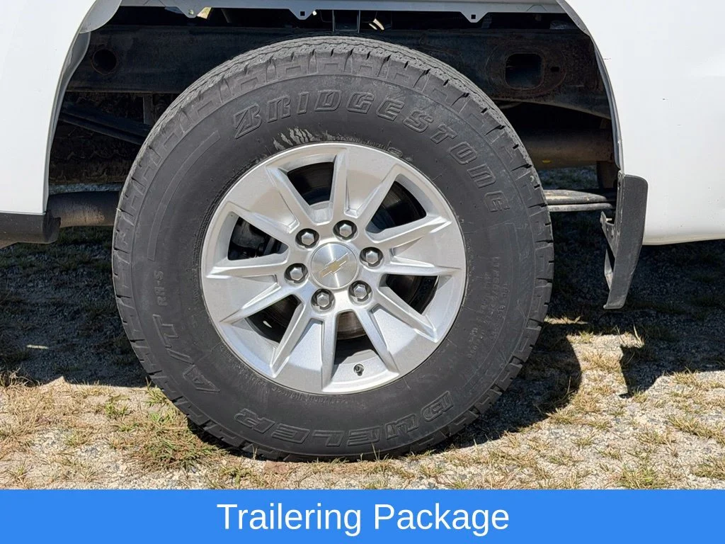 Used 2023 SUMMIT WHITE Chevrolet LT image 11
