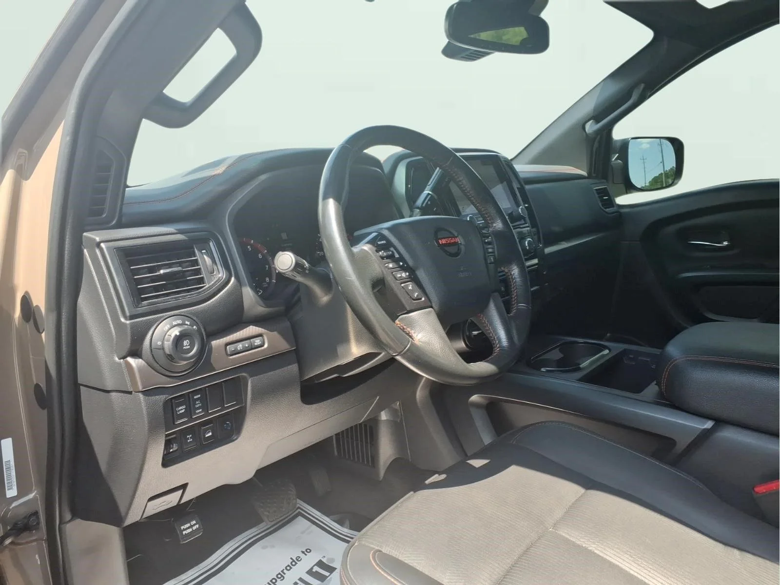 2022 Nissan Titan PRO-4X - Photo 18
