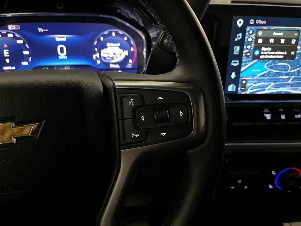 Used 2025 Gray Chevrolet LT image 30