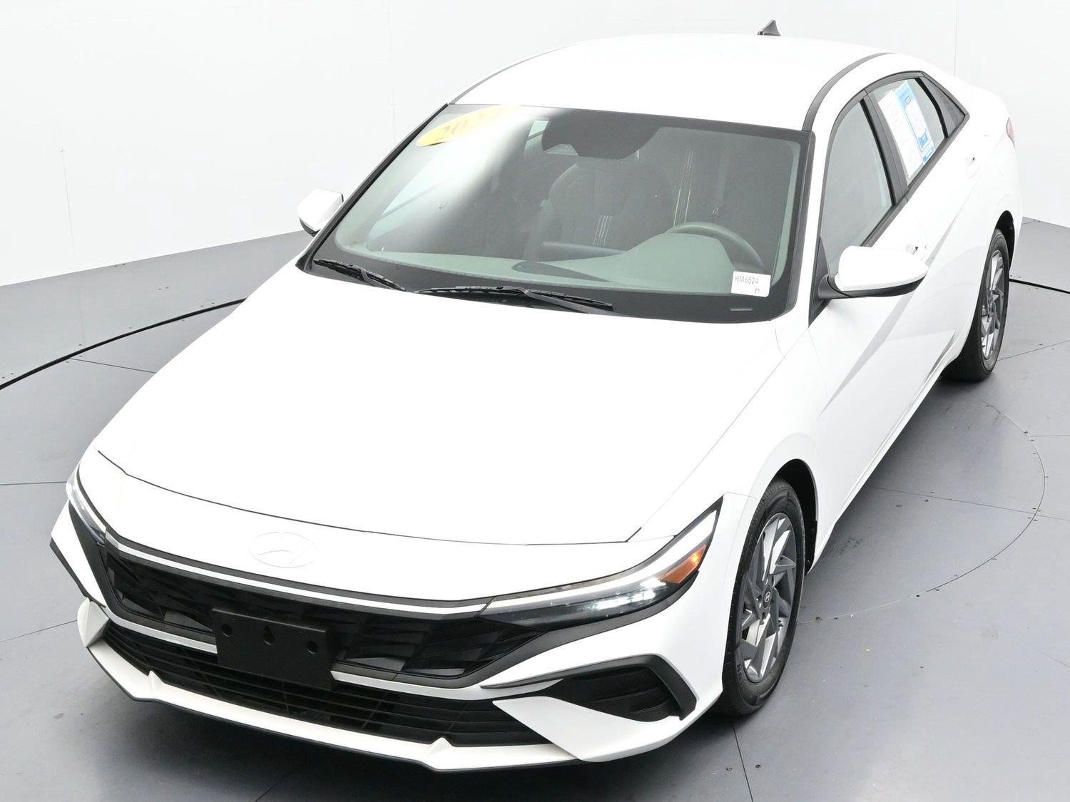 Used 2024 Serenity White Hyundai SEL image 37