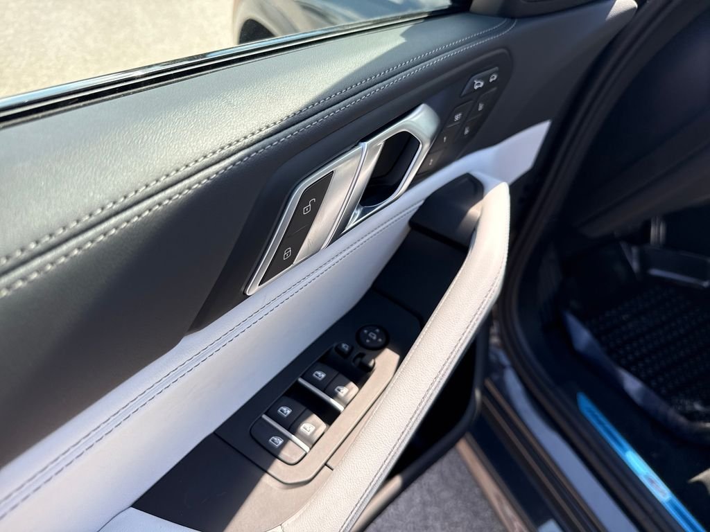 New 2027 Gray BMW xDrive40i image 12