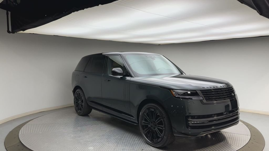 New 2026 Belgravia Green Land Rover SE image 8