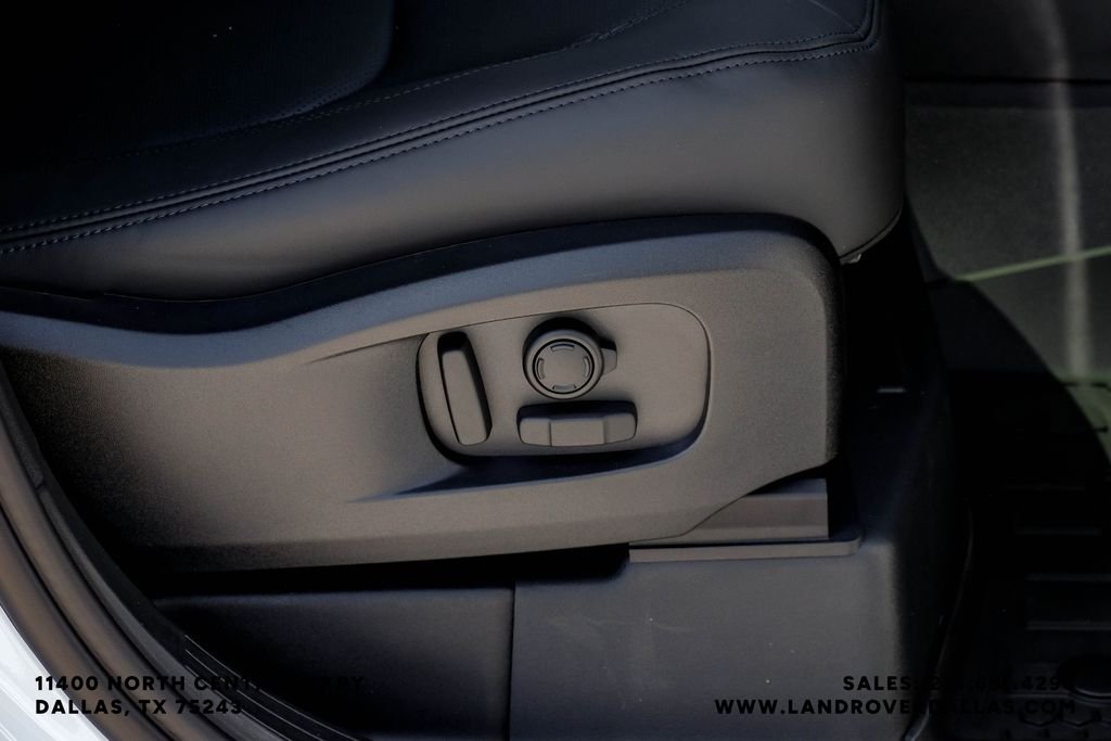 New 2026 Fuji White Land Rover S image 37