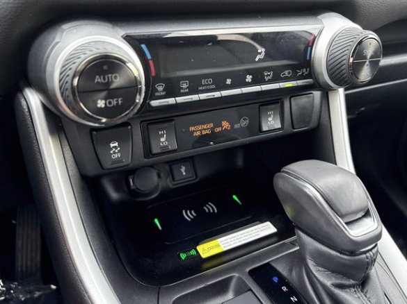 Used 2022 Midnight Black Metallic Toyota Hybrid XSE image 3