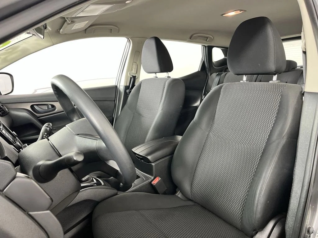Used 2022 Gray Nissan S image 15