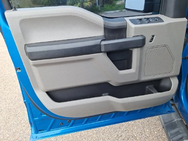 Used 2020 Blue Ford XL image 10