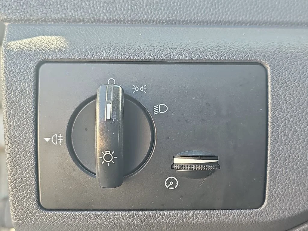 Used 2010 White Ford XLT image 25